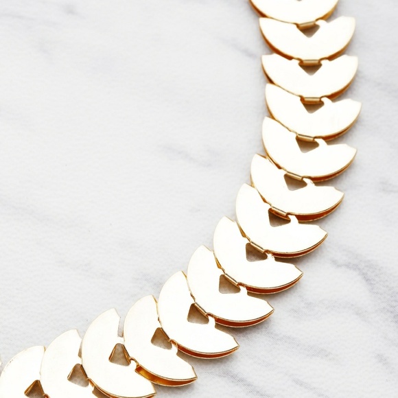 🌿GOLD CHOKER NECKLACE🌿 - Picture 3 of 3